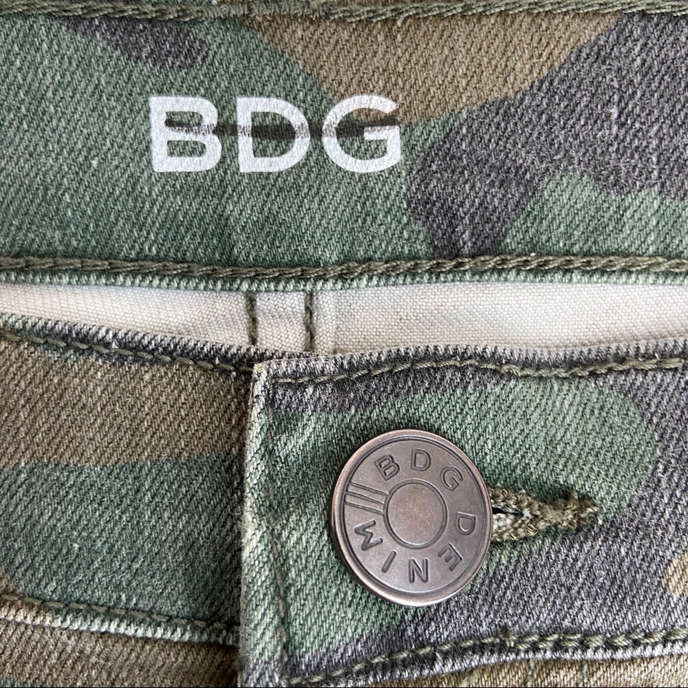 BDG Mid Rise Cigarette Ankle Camo Pants - Picture 3 of 8